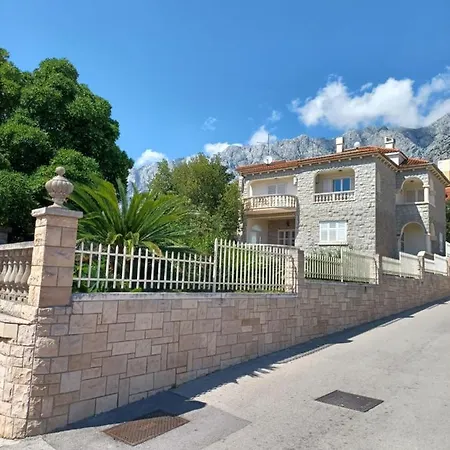 Emilija Lägenhet Makarska