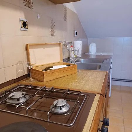 Emilija Apartman *
