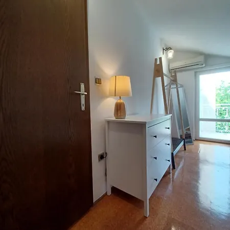 Emilija Apartman *